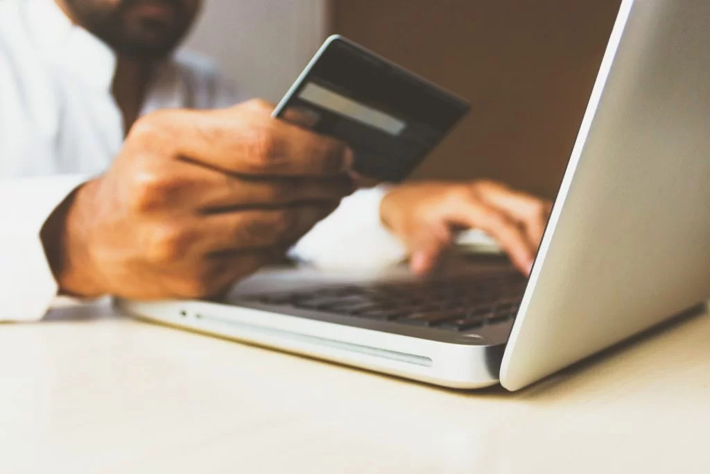 Efsane Cuma Alışverişinde Dolandırıldığınızda Neler Yapmalısınız?